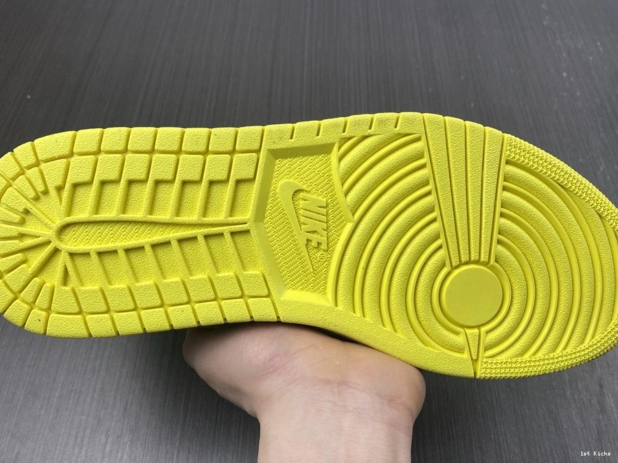 Jordan (W) - Mid Yellow SE Voltage 1 DB2822-107 1102